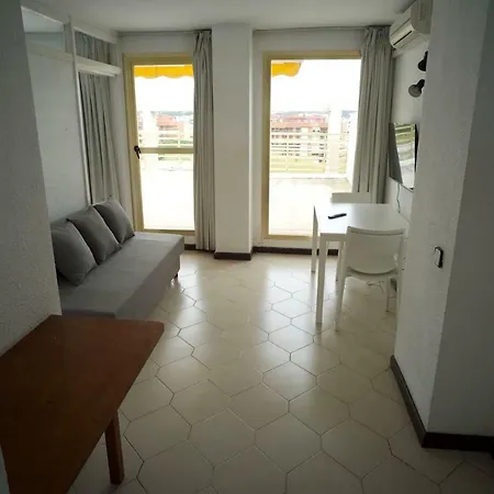 Cozy Beach Penthouse * Salou